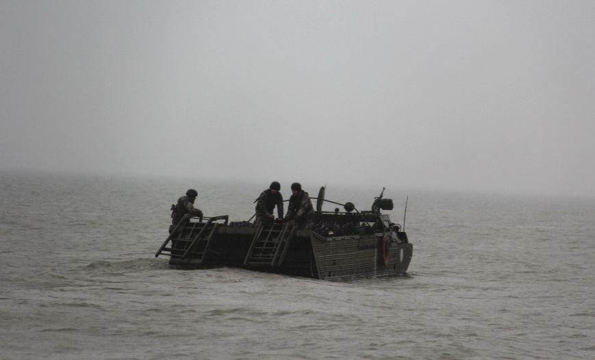 В акватории Азовского моря возле Мариуполя провели учения (ФОТО) (фото) - фото 1