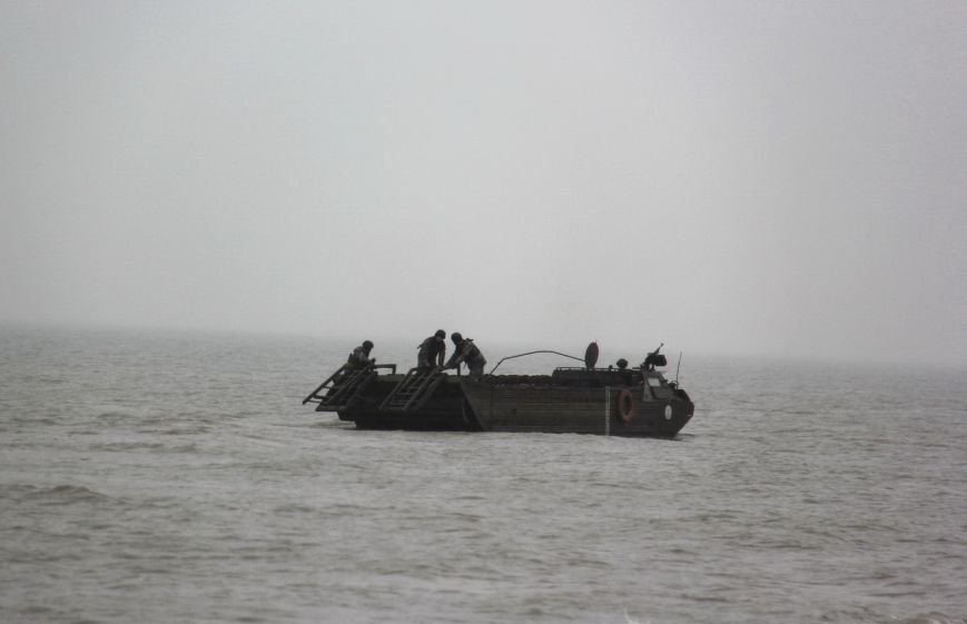 В акватории Азовского моря возле Мариуполя провели учения (ФОТО) (фото) - фото 1