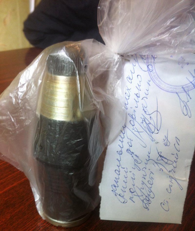 Житель Сартаны сдал полицейским найденную гранату (ФОТО) (фото) - фото 1